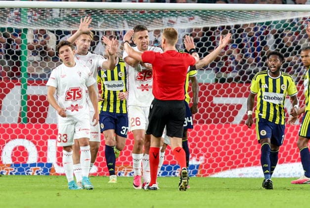 29.07.2025, Zabrze Liga Mistrzow UEFA sezon 2026 27 runda II kwalifikacji, Gornik Zabrze - Fenerbahce SK Stambul - UEFA Champions League football Match season 2026 27 round II qualification Gornik Zabrze - Fenerbahce SK Stambul Nz. Rafal Janicki Fot. Michal Chwieduk Arena Akcji NEWSPIX.PL --- newspix.pl 