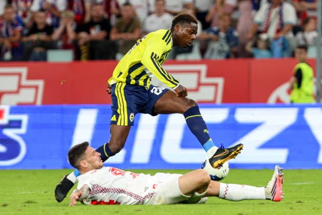 29.07.2025, Zabrze Liga Mistrzow UEFA sezon 2026 27 runda II kwalifikacji, Gornik Zabrze - Fenerbahce SK Stambul - UEFA Champions League football Match season 2026 27 round II qualification Gornik Zabrze - Fenerbahce SK Stambul Nz. Erik Janza Anthony Musaba Fot. Michal Chwieduk Arena Akcji NEWSPIX.PL --- newspix.pl 