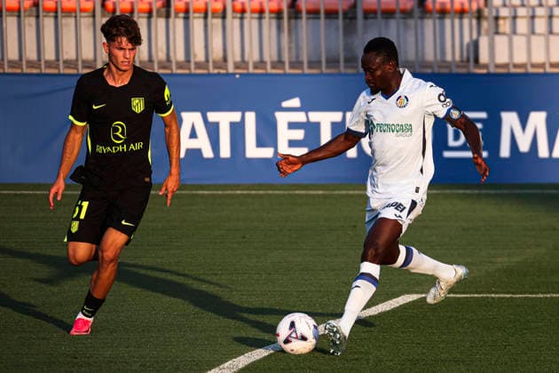 ESP: Atletico de Madrid v Getafe CF Pre season match 2026 2027 Djene of Getafe is defended by Rodrigo Mendoza of Atletico de Madrid during Pre season match between Atletico de Madrid and Getafe at Estadio Cerro del Espino on July 29, 2026 in Majadahonda, Madrid, Spain. Madrid Madrid Spain Football *** ESP Atlético de Madrid vs. Getafe CF, 2026–2027 Preseason Match: Getafe s Djene is marked by Atlético de Madrid s Rodrigo Mendoza during the preseason match between Atlético de Madrid and Getafe at Estadio Cerro del Espino on July 29, 2026 in Majadahonda, Madrid, Spain Madrid Madrid Spain Soccer Copyright: xAlejandroxMatiasx