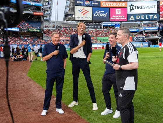 Football - Pre-Season - Liverpool FC v Wrexham AFC NEW YORK, USA - Wednesday, July 29, 2026: (L-R) Former Liverpool players Phil Thompson, Peter Crouch, Robbie Fowler speaks to LFCTV Presenter Peter McDowall before a pre-season friendly match between Liverpool FC and Wrexham AFC at Yankee Stadium. (Photo by David Rawcliffe Propaganda) NEW YORK Yankee Stadium NEW YORK UNITED STATES OF AMERICA  Copyright: xDavidxRawcliffex P2026-07-29-Liverpool_Wrexham-26