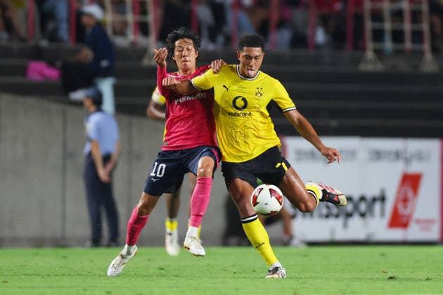 (L to R) Shunta Tanaka (Cerezo), Jobe Bellingham (Dortmund), JULY 29, 2026 - Football Soccer : Cerezo Osaka Global Challenge 2026 between Cerezo Osaka 1-0 Borussia Dortmund at Yanmar Hanasaka Stadium in Osaka, Japan. Noxthirdxpartyxsales  aflo_339488965 NaokixMoritax