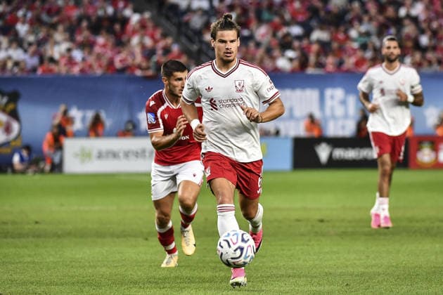 Milos Kerkez (Liverpool FC) on the ball during the pre-season friendly match between Liverpool FC and Wrexham AFC at Yankee Stadium on July 29, 2026 in Bronx, NY, United States.  Copyright: xRebekahxWynkoopx xSPPx Sportspressphoto_SPR198390
