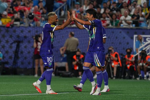 Son Heung-Min (R) of MLS, Fussball Herren, USA All Stars celebrates after scoring during the Major League Soccer All-Star Game between MLS All Stars and Liga MX All-Stars at Bank of America stadium in Charlotte, USA, 29 jULY 2026. All-Star Game: MLS All Stars vs. Liga MX All-Stars !ACHTUNG: NUR REDAKTIONELLE NUTZUNG!  Copyright: xKennethxFernandezx GR4012 20260730-55021027033_1
