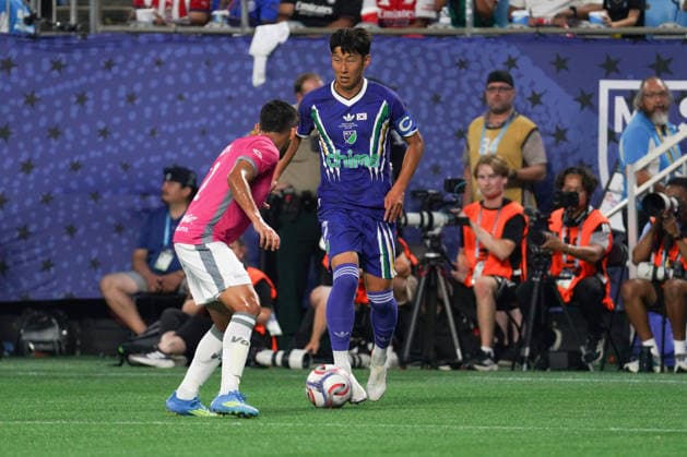 Son Heung-Min (R) of MLS, Fussball Herren, USA All Stars in action during the Major League Soccer All-Star Game between MLS All Stars and Liga MX All-Stars at Bank of America stadium in Charlotte, USA, 29 jULY 2026. All-Star Game: MLS All Stars vs. Liga MX All-Stars !ACHTUNG: NUR REDAKTIONELLE NUTZUNG!  Copyright: xKennethxFernandezx GR4007 20260730-55021027039_1