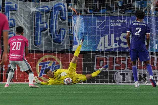 Matt Freese goalkeeper of MLS, Fussball Herren, USA All Stars in action during the Major League Soccer All-Star Game between MLS All Stars and Liga MX All-Stars at Bank of America stadium in Charlotte, USA, 29 jULY 2026. All-Star Game: MLS All Stars vs. Liga MX All-Stars !ACHTUNG: NUR REDAKTIONELLE NUTZUNG!  Copyright: xKennethxFernandezx GR4014 20260730-55021027041_1