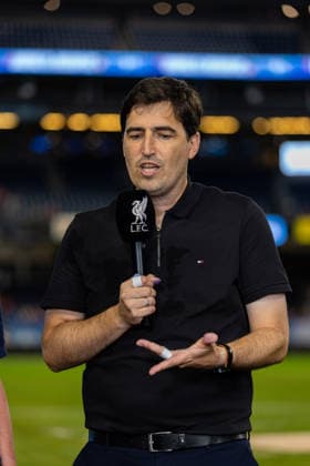 Football - Pre-Season - Liverpool FC v Wrexham AFC NEW YORK, USA - Wednesday, July 29, 2026: Liverpool s head coach Andoni Iraola speaks to LFCTV after a pre-season friendly match between Liverpool FC and Wrexham AFC at Yankee Stadium. Liverpool won 1-0. (Photo by David Rawcliffe Propaganda) NEW YORK Yankee Stadium NEW YORK UNITED STATES OF AMERICA  Copyright: xDavidxRawcliffex P2026-07-29-Liverpool_Wrexham-135