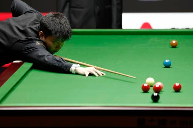 SHANGHAI, CHINA - JULY 29: Zhao Xintong of China plays a shot in the second round match against Ding Junhui of China on Day 3 of the 2026 Snooker Shanghai Masters at Luwan Gymnasium on July 29, 2026 in Shanghai, China.  Copyright: xChinaxNewsxServicex 111657209190