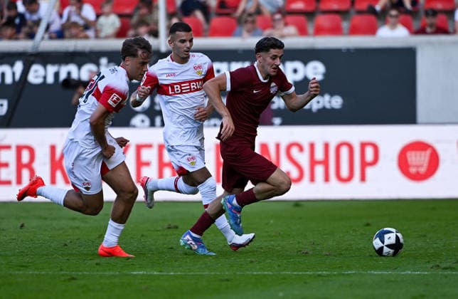29.07.2026, xpsx, Fussball Testspiel, Kickers Offenbach - VfB Stuttgart v.l. Christopher Olivier (VfB Stuttgart), Nathan Doganay (Offenbacher Kickers) (DFL DFB REGULATIONS PROHIBIT ANY USE OF PHOTOGRAPHS as IMAGE SEQUENCES and or QUASI-VIDEO) emspor Offenbach *** July 29, 2026, xpsx, soccer friendly match, Kickers Offenbach vs. VfB Stuttgart, Christopher Olivier (VfB Stuttgart), Nathan Doganay (Offenbacher Kickers). DFL and DFB regulations prohibit any use of photographs as image sequences and or quasi-video. emspor Offenbach