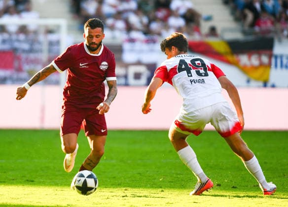 29.07.2026, xpsx, Fussball Testspiel, Kickers Offenbach - VfB Stuttgart v.l. Keanu Staude (Offenbacher Kickers), Lauri Penna (VfB Stuttgart) (DFL DFB REGULATIONS PROHIBIT ANY USE OF PHOTOGRAPHS as IMAGE SEQUENCES and or QUASI-VIDEO) emspor Offenbach *** July 29, 2026, xpsx, soccer friendly match, Kickers Offenbach vs. VfB Stuttgart, featuring Keanu Staude (Offenbacher Kickers) and Lauri Penna (VfB Stuttgart). DFL and DFB regulations prohibit any use of photographs as image sequences and or quasi-video. emspor Offenbach