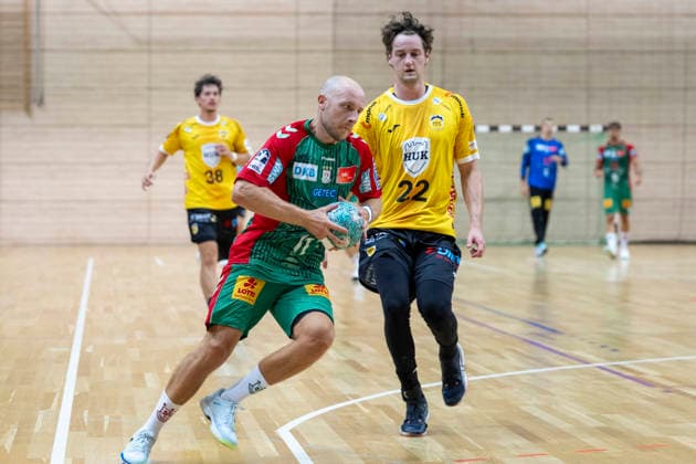 HBL - 26 27 Testspiel SC Magdeburg vs.HSC 2000 Coburg Testspiel Halle, Deutschland 29.Juli 2026: HBL - 26 27 Testspiel SC Magdeburg vs.HSC 2000 Coburg Testspiel Im Bild:v.li.Daniel Pettersson (Magdeburg) und Marin Lisac (Coburg) Halle-Neustadt SWH.arena Sachsen-Anhalt Deutschland *** HBL 26 27 Exhibition Game: SC Magdeburg vs. HSC 2000 Coburg Exhibition Game, Indoor, Germany, July 29, 2026 HBL 26 27 Friendly Match SC Magdeburg vs. HSC 2000 Coburg Friendly Match Pictured from left: Daniel Pettersson (Magdeburg) and Marin Lisac (Coburg) Halle-Neustadt, SWH Arena, Saxony-Anhalt, Germany