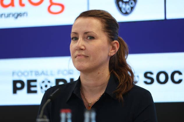 Fussball, Herren, Regionalliga Bayern, Saison 2026 2027, TSV 1860 München Vorstellung des neuen Hauptsponsors der TSV München von 1860 Spielbetriebs-GmbH, TSV 1860 München, hier im Bild Tamara Pagel (Vorstandsvorsitzende der Dialog Versicherung) *** Soccer, Men s, Bavarian Regional League, 2026–2027 Season, TSV 1860 Munich: Introduction of the new main sponsor of TSV München von 1860 Spielbetriebs GmbH, TSV 1860 Munich; pictured here is Tamara Pagel, CEO of Dialog Versicherung