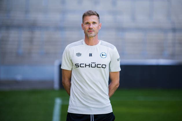 Trainer Oliver Kirch; DSC Arminia Bielefeld; 2. BL, Porträttermin 2026 2027. Bielefeld Nordrhein-Westfalen Deutschland Schüco Arena *** Coach Oliver Kirch, DSC Arminia Bielefeld 2 (2nd Bundesliga), Profile 2026–2027, Bielefeld, North Rhine-Westphalia, Germany, Schüco Arena