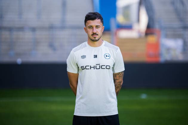 Co-Trainer Sirus Motekallemi; DSC Arminia Bielefeld; 2. BL, Porträttermin 2026 2027. Bielefeld Nordrhein-Westfalen Deutschland Schüco Arena *** Assistant Coach Sirus Motekallemi, DSC Arminia Bielefeld 2 (2. Bundesliga), Profile Session 2026–2027, Bielefeld, North Rhine-Westphalia, Germany, Schüco Arena