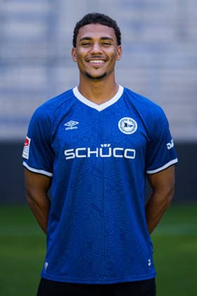 Henri Koudossou; DSC Arminia Bielefeld; 2. BL, Porträttermin 2026 2027. Bielefeld Nordrhein-Westfalen Deutschland Schüco Arena *** Henri Koudossou, DSC Arminia Bielefeld 2 (2nd Bundesliga), Photo Shoot 2026–2027, Bielefeld, North Rhine-Westphalia, Germany, Schüco Arena
