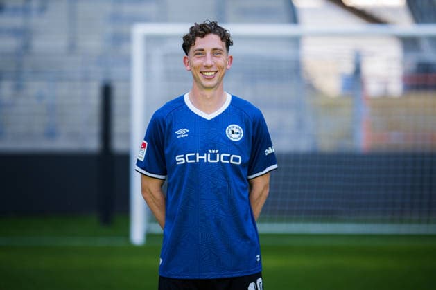 Jannik Rochelt; DSC Arminia Bielefeld; 2. BL, Porträttermin 2026 2027. Bielefeld Nordrhein-Westfalen Deutschland Schüco Arena *** Jannik Rochelt, DSC Arminia Bielefeld 2 (2nd Bundesliga), Photo Shoot 2026–2027, Bielefeld, North Rhine-Westphalia, Germany, Schüco Arena