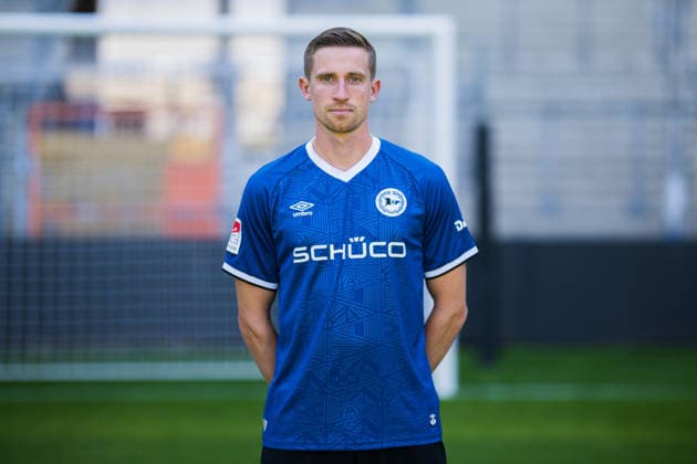 Arne Sicker; DSC Arminia Bielefeld; 2. BL, Porträttermin 2026 2027. Bielefeld Nordrhein-Westfalen Deutschland Schüco Arena *** Arne Sicker, DSC Arminia Bielefeld 2 (2nd Bundesliga), Photo Shoot 2026–2027, Bielefeld, North Rhine-Westphalia, Germany, Schüco Arena