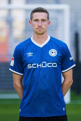 Arne Sicker; DSC Arminia Bielefeld; 2. BL, Porträttermin 2026 2027. Bielefeld Nordrhein-Westfalen Deutschland Schüco Arena *** Arne Sicker, DSC Arminia Bielefeld 2 (2nd Bundesliga), Photo Shoot 2026–2027, Bielefeld, North Rhine-Westphalia, Germany, Schüco Arena
