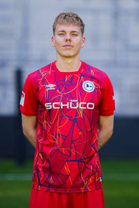Leo Oppermann; DSC Arminia Bielefeld; 2. BL, Porträttermin 2026 2027. Bielefeld Nordrhein-Westfalen Deutschland Schüco Arena *** Leo Oppermann, DSC Arminia Bielefeld 2 (2nd Bundesliga), Photo Shoot 2026–2027, Bielefeld, North Rhine-Westphalia, Germany, Schüco Arena