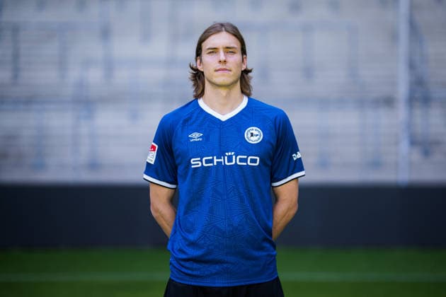 Roberts Uldrikis; DSC Arminia Bielefeld; 2. BL, Porträttermin 2026 2027. Bielefeld Nordrhein-Westfalen Deutschland Schüco Arena *** Roberts Uldrikis, DSC Arminia Bielefeld 2 (2nd Bundesliga), Photo Shoot 2026–2027, Bielefeld, North Rhine-Westphalia, Germany, Schüco Arena