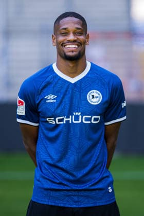 Isaiah Young; DSC Arminia Bielefeld; 2. BL, Porträttermin 2026 2027. Bielefeld Nordrhein-Westfalen Deutschland Schüco Arena *** Isaiah Young, DSC Arminia Bielefeld 2 (2nd Bundesliga), Photo Shoot 2026–2027, Bielefeld, North Rhine-Westphalia, Germany, Schüco Arena
