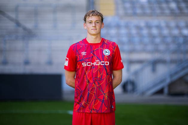 Philip Hildesheim; DSC Arminia Bielefeld; 2. BL, Porträttermin 2026 2027. Bielefeld Nordrhein-Westfalen Deutschland Schüco Arena *** Philip Hildesheim, DSC Arminia Bielefeld 2 (2nd Bundesliga), Photo Shoot 2026–2027, Bielefeld, North Rhine-Westphalia, Germany, Schüco Arena