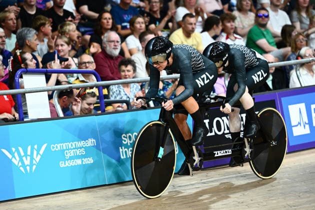 Glasgow 2026 Commonwealth Games Picture by Olly Hassell SWpix.com - 30 07 2026 - Glasgow 2026 Commonwealth Games - Track cycling, Rad, Radsport, Bahnrad, Bahn and Para Track Cycling - Sir Chris Hoy Velodrome, Glasgow, Scotland - Women s Tandem B Sprint Qualifying - Emma Foy piloted by Jessie Hodges of New Zealand Glasgow Sir Chris Hoy Velodrome Scotland Copyright: x xSWpix.comx(t axPhotographyxHubxLtd)xOllyxHassell SWpix.comx SWP-3030-15910