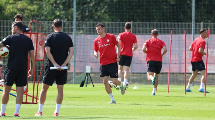 30.07.2026, xrekx, Fussball 2.Bundesliga, 1.FC Kaiserslautern - Training v.l. Erencan YardÄ±mc (1.FC Kaiserslautern) (DFL DFB REGULATIONS PROHIBIT ANY USE OF PHOTOGRAPHS as IMAGE SEQUENCES and or QUASI-VIDEO) Kaiserslautern *** July 30, 2026, xrekx, Soccer 2. Bundesliga, 1 FC Kaiserslautern Training by Erencan Yardimci 1 FC Kaiserslautern DFL DFB REGULATIONS PROHIBIT ANY USE OF PHOTOGRAPHS as IMAGE SEQUENCES and or QUASI-VIDEO Kaiserslautern