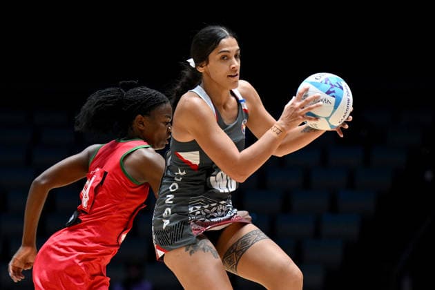 COM26 NETBALL, Huilita Veve of Tonga (right) competes with Ethel Ng ambi of Malawi during the Preliminary Round Pool A netball match beteen Malawi and Tonga at the Glasgow 2026 Commonwealth Games at The Hydro in Glasgow, Scotland, Thursday, July 30, 2026. ( NO ARCHIVING, EDITORIAL USE ONLY Glasgow United Kingdom  Copyright: xLUKASxCOCHx 20260730132451249182