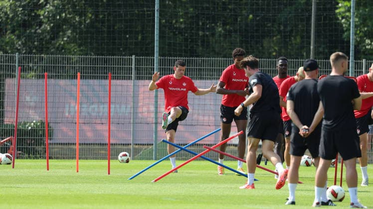 30.07.2026, xrekx, Fussball 2.Bundesliga, 1.FC Kaiserslautern - Training v.l. Erencan YardÄ±mc (1.FC Kaiserslautern) (DFL DFB REGULATIONS PROHIBIT ANY USE OF PHOTOGRAPHS as IMAGE SEQUENCES and or QUASI-VIDEO) Kaiserslautern *** July 30, 2026, xrekx, Soccer 2. Bundesliga, 1 FC Kaiserslautern Training by Erencan Yardimci 1 FC Kaiserslautern DFL DFB REGULATIONS PROHIBIT ANY USE OF PHOTOGRAPHS AS IMAGE SEQUENCES AND OR QUASI-VIDEO Kaiserslautern