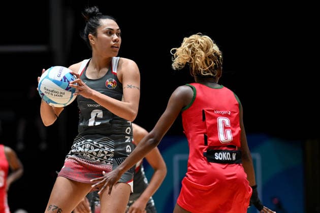 COM26 NETBALL, Halaevalu Toutaiolepo of Tonga (left) during the Preliminary Round Pool A netball match beteen Malawi and Tonga at the Glasgow 2026 Commonwealth Games at The Hydro in Glasgow, Scotland, Thursday, July 30, 2026. ( NO ARCHIVING, EDITORIAL USE ONLY Glasgow United Kingdom  Copyright: xLUKASxCOCHx 20260730161776625249