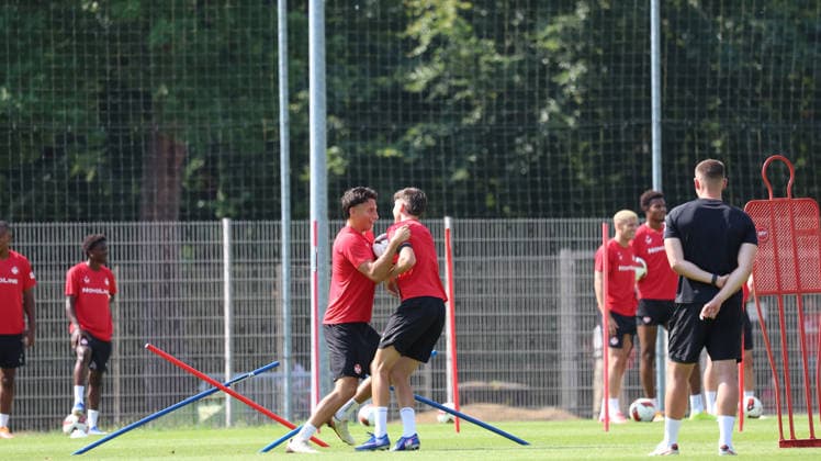 30.07.2026, xrekx, Fussball 2.Bundesliga, 1.FC Kaiserslautern - Training v.l. Dion Hofmeister (1.FC Kaiserslautern) Owen Gibs (1.FC Kaiserslautern) (DFL DFB REGULATIONS PROHIBIT ANY USE OF PHOTOGRAPHS as IMAGE SEQUENCES and or QUASI-VIDEO) Kaiserslautern *** July 30, 2026, xrekx, Soccer 2. Bundesliga, 1 FC Kaiserslautern Training v l Dion Hofmeister 1 FC Kaiserslautern Owen Gibs 1 FC Kaiserslautern DFL DFB REGULATIONS PROHIBIT ANY USE OF PHOTOGRAPHS as IMAGE SEQUENCES and or QUASI-VIDEO Kaiserslautern