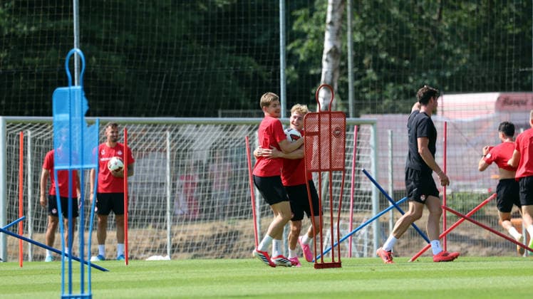 30.07.2026, xrekx, Fussball 2.Bundesliga, 1.FC Kaiserslautern - Training v.l. Paul Joly (1.FC Kaiserslautern) Mika Haas (1.FC Kaiserslautern) (DFL DFB REGULATIONS PROHIBIT ANY USE OF PHOTOGRAPHS as IMAGE SEQUENCES and or QUASI-VIDEO) Kaiserslautern *** July 30, 2026, xrekx, Soccer 2. Bundesliga, 1 FC Kaiserslautern Training v l Paul Joly 1 FC Kaiserslautern Mika Haas 1 FC Kaiserslautern DFL DFB REGULATIONS PROHIBIT ANY USE OF PHOTOGRAPHS AS IMAGE SEQUENCES AND OR QUASI-VIDEO Kaiserslautern