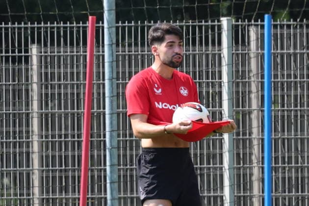 30.07.2026, xrekx, Fussball 2.Bundesliga, 1.FC Kaiserslautern - Training v.l. Semih Sahin (1.FC Kaiserslautern) (DFL DFB REGULATIONS PROHIBIT ANY USE OF PHOTOGRAPHS as IMAGE SEQUENCES and or QUASI-VIDEO) Kaiserslautern *** July 30, 2026, xrekx, Soccer 2. Bundesliga, 1 FC Kaiserslautern Training: Semih Sahin, 1 FC Kaiserslautern. DFL and DFB regulations prohibit any use of photographs as image sequences and or quasi-video. Kaiserslautern