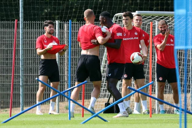 30.07.2026, xrekx, Fussball 2.Bundesliga, 1.FC Kaiserslautern - Training v.l. Semih Sahin (1.FC Kaiserslautern) Jan Elvedi (1.FC Kaiserslautern) Maxwell Gyamfi (1.FC Kaiserslautern) Atanas Chernev (1.FC Kaiserslautern) Fabian Kunze (1.FC Kaiserslautern) Simon Asta (1.FC Kaiserslautern) (DFL DFB REGULATIONS PROHIBIT ANY USE OF PHOTOGRAPHS as IMAGE SEQUENCES and or QUASI-VIDEO) Kaiserslautern *** July 30, 2026, xrekx, Soccer 2. Bundesliga, 1 FC Kaiserslautern Training: Semih Sahin, 1 FC Kaiserslautern, Jan Elvedi, 1 FC Kaiserslautern, Maxwell Gyamfi, 1 FC Kaiserslautern, Atanas Chernev, 1 FC Kaiserslautern, Fabian Kunze, 1 FC Kaiserslautern, Simon Asta, 1 FC Kaiserslautern, DFL DFB REGULATIONS PROHIBIT ANY USE OF PHOTOGRAPHS AS IMAGE SEQUENCES AND OR QUASI-VIDEO Kaiserslautern
