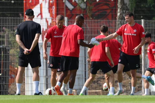 30.07.2026, xrekx, Fussball 2.Bundesliga, 1.FC Kaiserslautern - Training v.l. Torsten Lieberknecht Trainer (1.FC Kaiserslautern) Jan Elvedi (1.FC Kaiserslautern) David Schramm (1.FC Kaiserslautern) Erencan YardÄ±mc (1.FC Kaiserslautern) (DFL DFB REGULATIONS PROHIBIT ANY USE OF PHOTOGRAPHS as IMAGE SEQUENCES and or QUASI-VIDEO) Kaiserslautern *** July 30, 2026, xrekx, Soccer 2. Bundesliga, 1 FC Kaiserslautern Training: from left, Torsten Lieberknecht, Coach of 1 FC Kaiserslautern; Jan Elvedi, 1 FC Kaiserslautern; David Schramm, 1 FC Kaiserslautern; Erencan Yardimci, 1 FC Kaiserslautern; DFL and DFB regulations prohibit any use of PHas IMAGE SEQUENCES and or QUASI-VIDEO Kaiserslautern