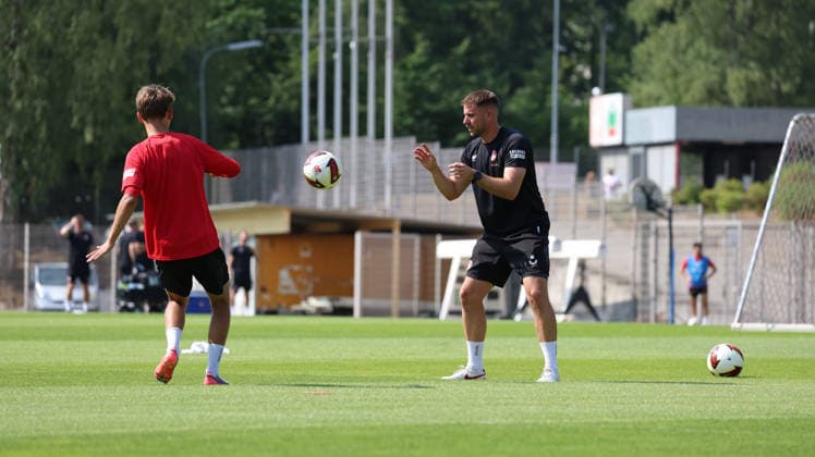 30.07.2026, xrekx, Fussball 2.Bundesliga, 1.FC Kaiserslautern - Training v.l. Max Lieberknecht Co-Trainer (1.FC Kaiserslautern) (DFL DFB REGULATIONS PROHIBIT ANY USE OF PHOTOGRAPHS as IMAGE SEQUENCES and or QUASI-VIDEO) Kaiserslautern *** July 30, 2026, xrekx, Soccer 2. Bundesliga, 1 FC Kaiserslautern Training with Max Lieberknecht, Assistant Coach of 1 FC Kaiserslautern. DFL and DFB regulations prohibit any use of photographs as image sequences and or quasi-video. Kaiserslautern