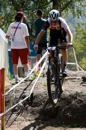 30.07.2026, Monteceneri, Monte Ceneri, 2026 UEC MTB European Championship, EM, Europameisterschaft XCC Women Junior s Final (cross country short track), Tess De Almeida 5 (SUI) Monteceneri Monte Ceneri Ticino Switzerland *** July 30, 2026, Monteceneri, Monte Ceneri, 2026 UEC MTB European Championship XCC Women s Junior Final (cross-country short track), Tess De Almeida 5 SUI Monteceneri Monte Ceneri Ticino Switzerland Copyright: xJustPictures.ch FrancescoxMinghettix jp-en-FrMi-_NG_0408
