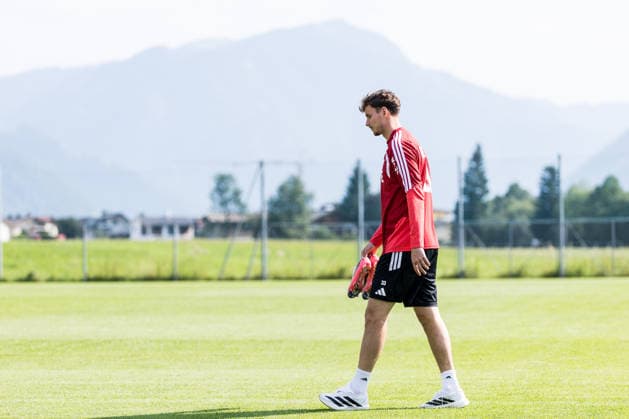 ST. JOHANN IN TIROL, AUSTRIA - JULY 30: Rav van den Berg (1. FC Koeln, 33) during a training session at trainings camp in Kitzbuehel of season 2026 27 at Koasastadion on July 30, 2026 in St. Johann in Tirol, Austria. Austria Copyright: xSteffiexWunderlx