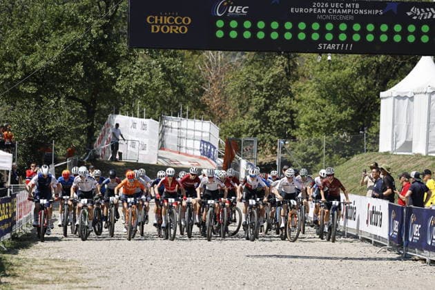 30.07.2026, Monteceneri, Monte Ceneri, 2026 UEC MTB European Championship, EM, Europameisterschaft XCC Men Junior s Final (cross country short track), Noa Filippi 1 (FRA), Quirin Bach 8 (GER), Daan Bakelaar 3 (NED), Michael Ortner 4 (AUT), Elias Hückmann 2 (GER), Marwan Barhoumi 5 (SUI), Julius Klose 6 (GER) and Alvis Pivors 7 (LAT) sharing the first row at the green lights Monteceneri Monte Ceneri Ticino Switzerland *** July 30, 2026, Monteceneri, Monte Ceneri, 2026 UEC MTB European Championship XCC Men s Junior Final (cross-country short track), Noa Filippi 1 FRA, Quirin Bach 8 GER, Daan Bakelaar 3 NED, Michael Ortner 4 AUT, Elias Hückmann 2 GER, Marwan Barhoumi 5 SUI, Julius Klose 6 GER, and Alvis Pivors 7 LAT sharing the front row at the green lights in Monteceneri, Monte Ceneri, Ticino, Switzerland Copyright: xJustPictures.ch FrancescoxMinghettix jp-en-FrMi-_NG_0727