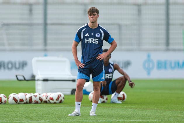 30.07.2026, Fussball, Training des FC Schalke 04. Dylan Leonard (FC Schalke 04). Gelsenkirchen Trainingsgelände FC Schalke 04 NRW Deutschland xRHR-FOTO YYx *** July 30, 2026, Soccer, FC Schalke 04 Training Dylan Leonard FC Schalke 04 Gelsenkirchen FC Schalke 04 Training Facility NRW Germany xRHR PHOTO YYx Copyright: RHR-FOTOx RHR-FOTO YY