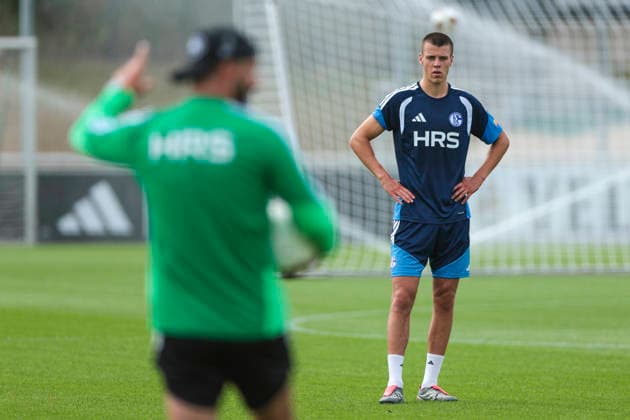30.07.2026, Fussball, Training des FC Schalke 04. Magnus Rösner (FC Schalke 04 U23). Gelsenkirchen Trainingsgelände FC Schalke 04 NRW Deutschland xRHR-FOTO YYx *** July 30, 2026, Soccer, FC Schalke 04 Training Magnus Rösner FC Schalke 04 U23 Gelsenkirchen FC Schalke 04 Training Facility NRW Germany xRHR PHOTO YYx Copyright: RHR-FOTOx RHR-FOTO YY