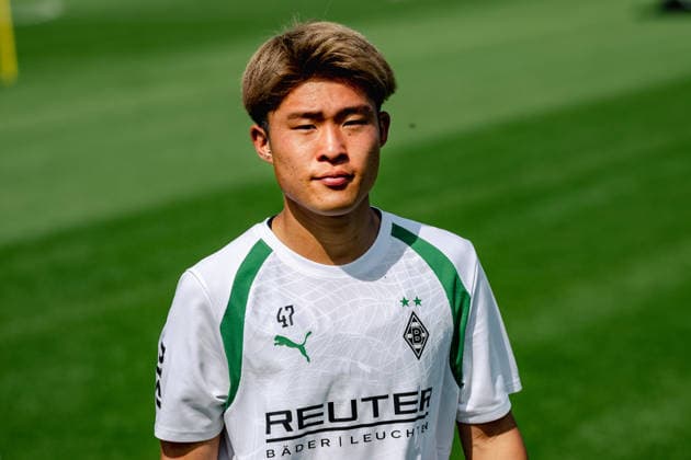 Zento Uno (Borussia Moenchengladbach, 47) auf dem Weg in die Kabine. Oeffentliches Training Borussia Moenchengladbach auf dem Trainingsgelaende am ista-Borussia Park, 1. Bundesliga, Fussball, Saison 2026 2027, 30.07.2026 oeffentliches Training Borussia Moenchengladbach, 1. Bundesliga, Saison 2026 2027, 30.07.2026 Moenchengladbach *** Zento Uno Borussia Mönchengladbach, No. 47 on his way to the locker room. Borussia Mönchengladbach public training session at the ista Borussia Park training facility, Bundesliga 1, soccer, 2026–2027 season, July 30, 2026, Borussia Mönchengladbach public training session, Bundesliga 1, 2026–2027 season, July 30, 2026, Mönchengladbach Copyright: xEibner-Pressefoto ThomasxHaeslerx EP_THR