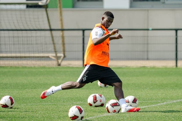 Iaia Manco Danfa (Borussia Moenchengladbach, 39) beim Lattenschiessen. Oeffentliches Training Borussia Moenchengladbach auf dem Trainingsgelaende am ista-Borussia Park, 1. Bundesliga, Fussball, Saison 2026 2027, 30.07.2026 oeffentliches Training Borussia Moenchengladbach, 1. Bundesliga, Saison 2026 2027, 30.07.2026 Moenchengladbach *** Iaia Manco Danfa, Borussia Mönchengladbach, 39, during a crossbar challenge at Borussia Mönchengladbach’s public training session at the ista Borussia Park training facility, Bundesliga 1, soccer, 2026–2027 season, July 30, 2026: Borussia Mönchengladbach public training session, Bundesliga 1, 2026–2027 season, July 30, 2026, Mönchengladbach Copyright: xEibner-Pressefoto ThomasxHaeslerx EP_THR