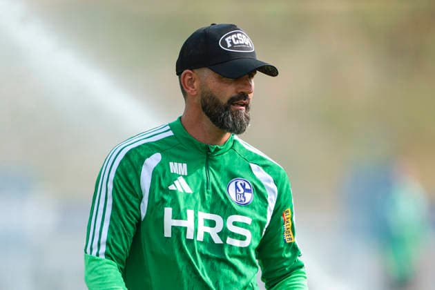 30.07.2026, Fussball, Training des FC Schalke 04. Trainer Miron Muslic (FC Schalke 04). Gelsenkirchen Trainingsgelände FC Schalke 04 NRW Deutschland xRHR-FOTO YYx *** July 30, 2026, Soccer, FC Schalke 04 practice; Coach Miron Muslic; FC Schalke 04, Gelsenkirchen; FC Schalke 04 training facility; North Rhine-Westphalia, Germany; xRHR; PHOTO YYx Copyright: RHR-FOTOx RHR-FOTO YY