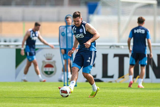 30.07.2026, Fussball, Training des FC Schalke 04. Maximilian Wöber (FC Schalke 04). Gelsenkirchen Trainingsgelände FC Schalke 04 NRW Deutschland xRHR-FOTO YYx *** July 30, 2026, Soccer, FC Schalke 04 practice Maximilian Wöber FC Schalke 04 Gelsenkirchen FC Schalke 04 training facility NRW Germany xRHR PHOTO YYx Copyright: RHR-FOTOx RHR-FOTO YY