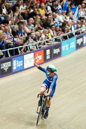 Glasgow 2026 Commonwealth Games Picture by Alex Whitehead SWpix.com - 30 07 2026 - Glasgow 2026 Commonwealth Games - Track cycling, Rad, Radsport, Bahnrad, Bahn and Para Track Cycling - Sir Chris Hoy Velodrome, Glasgow, Scotland - Women s Team Sprint Qualifying - Lauren Bell of Scotland celebrates Glasgow Sir Chris Hoy Velodrome Scotland Copyright: x xSWpix.comx(t axPhotographyxHubxLtd)xAlexxWhitehead SWpix.comx SWP-3030-16000