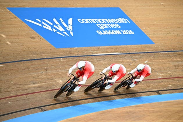 Glasgow 2026 Commonwealth Games Picture by Olly Hassell SWpix.com - 30 07 2026 - Glasgow 2026 Commonwealth Games - Track cycling, Rad, Radsport, Bahnrad, Bahn and Para Track Cycling - Sir Chris Hoy Velodrome, Glasgow, Scotland - Men s Team Sprint Qualifying - Joseph Truman, Harry Ledingham-Horn, Hamish Turnbull of England Glasgow Sir Chris Hoy Velodrome Scotland Copyright: x xSWpix.comx(t axPhotographyxHubxLtd)xOllyxHassell SWpix.comx SWP-3030-16043