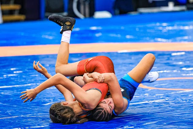 U17, U 17 Wrestling World Championships 40kg WW - Sophia Lenae Valdez (USA) df. Aiaru Iliyas (KAZ) *** U17 Wrestling World Championships, 40 kg WW: Sophia Lenae Valdez (USA) defeated Aiaru Iliyas (KAZ) by fall Copyright: xUnitedxWorldxWrestlingx xAmirrezx UWW-U17-WC-BAKU-2026