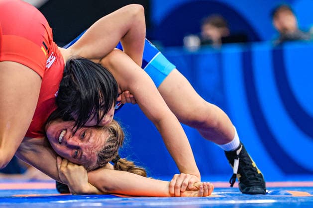 U17, U 17 Wrestling World Championships 53kg WW - Rion Ogawa (JPN) df. Lea Maria Lingscheidt (GER) *** U17 Wrestling World Championships, 53kg Open Weight: Rion Ogawa (JPN) defeated Lea Maria Lingscheidt (GER) Copyright: xUnitedxWorldxWrestlingx xAmirrezx UWW-U17-WC-BAKU-2026