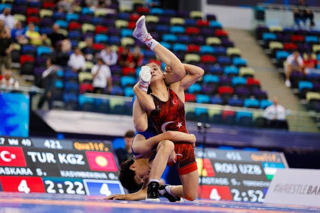 U17, U 17 Wrestling World Championships 40kg WW - Sirin Askara (TUR) df. Ozgorush Kasymbekova (KGZ) *** U17 Wrestling World Championships, 40 kg, Women s Weight Class: Sirin Askara (TUR) defeated Ozgorush Kasymbekova (KGZ) Copyright: xKostadinxAndonovx UWW-U17-WC-BAKU-2026
